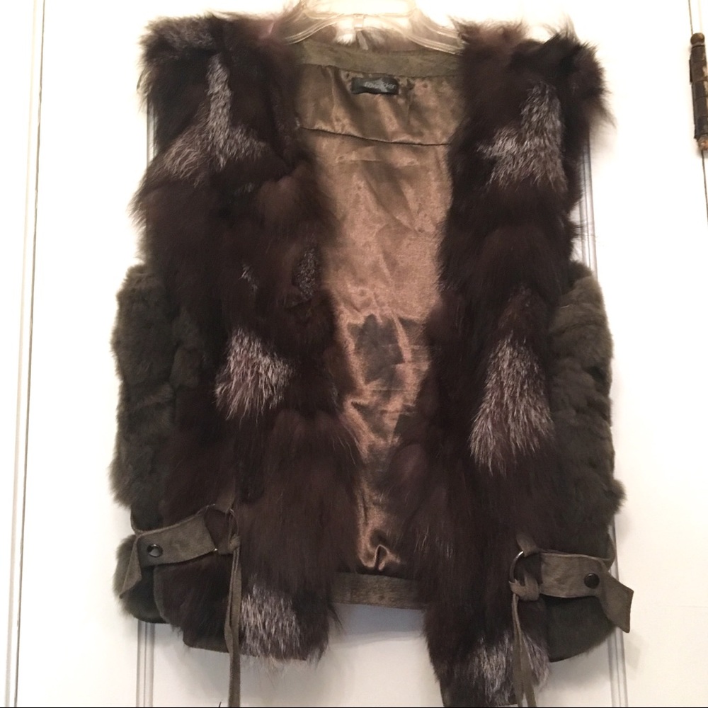 SOLD❌LOVE TOKEN Fox & Rabbit Fur VestGreen Leather - Picture 1 of 7
